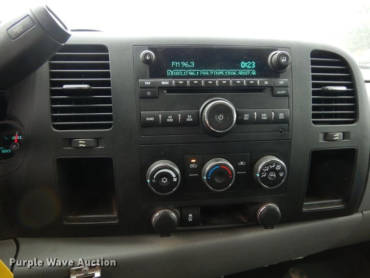 image for item DJ7465 2012 Chevrolet Silverado 1500  Crew Cab pickup truck