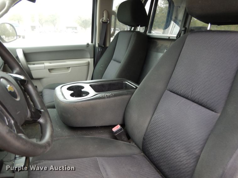 image for item DJ7465 2012 Chevrolet Silverado 1500  Crew Cab pickup truck