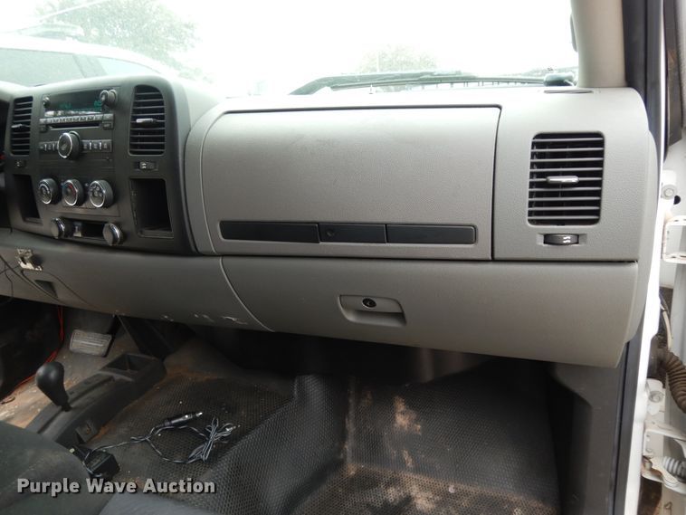 image for item DJ7465 2012 Chevrolet Silverado 1500  Crew Cab pickup truck