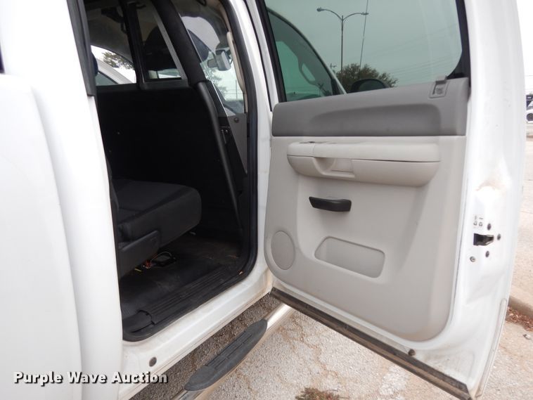 image for item DJ7465 2012 Chevrolet Silverado 1500  Crew Cab pickup truck