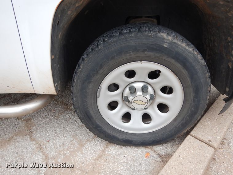 image for item DJ7465 2012 Chevrolet Silverado 1500  Crew Cab pickup truck