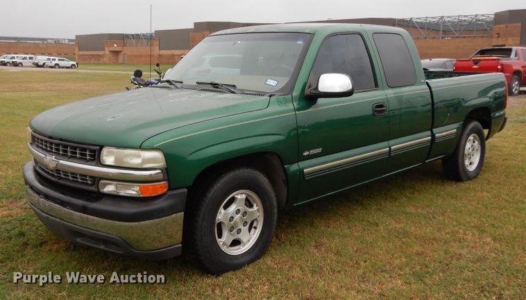 image for item DJ7468 1999 Chevrolet Silverado 1500  Ext. Cab pickup truck