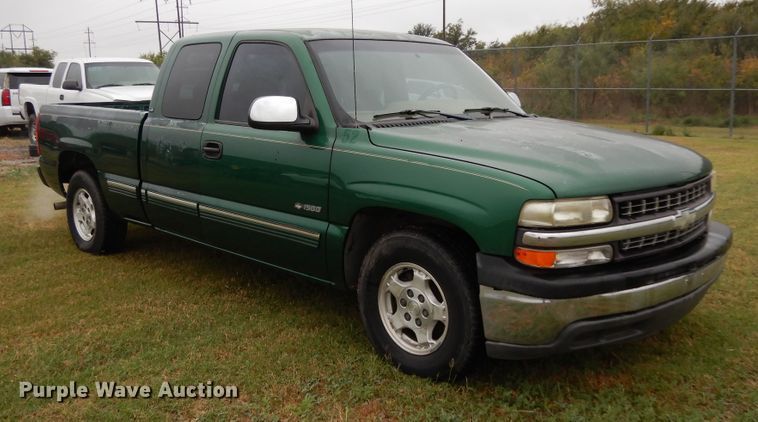 image for item DJ7468 1999 Chevrolet Silverado 1500  Ext. Cab pickup truck