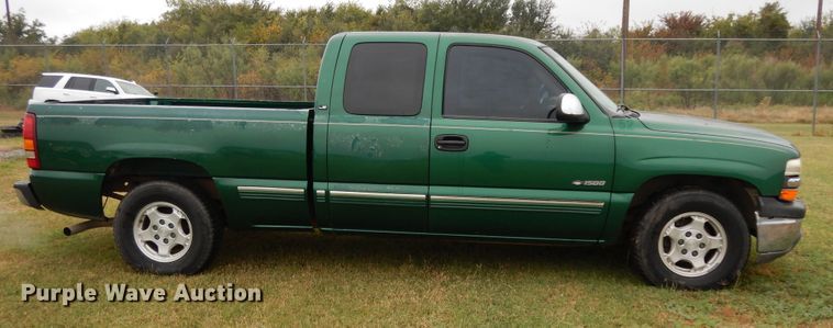 image for item DJ7468 1999 Chevrolet Silverado 1500  Ext. Cab pickup truck