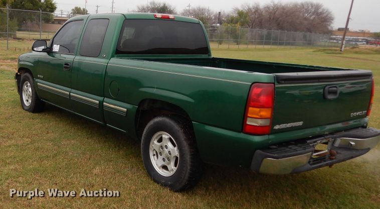image for item DJ7468 1999 Chevrolet Silverado 1500  Ext. Cab pickup truck
