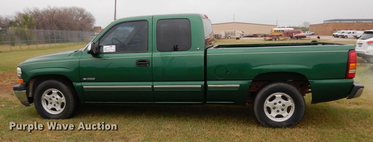 image for item DJ7468 1999 Chevrolet Silverado 1500  Ext. Cab pickup truck