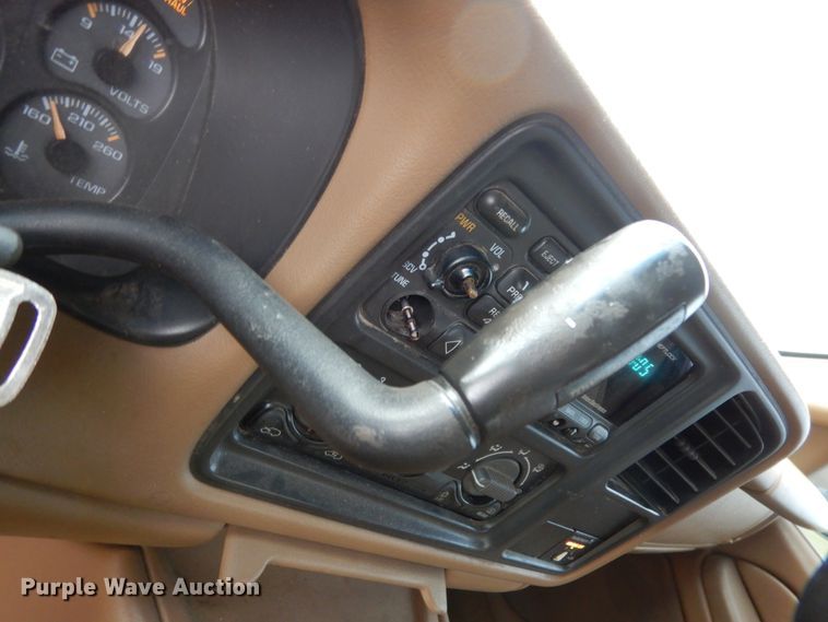 image for item DJ7468 1999 Chevrolet Silverado 1500  Ext. Cab pickup truck