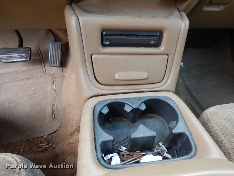 image for item DJ7468 1999 Chevrolet Silverado 1500  Ext. Cab pickup truck