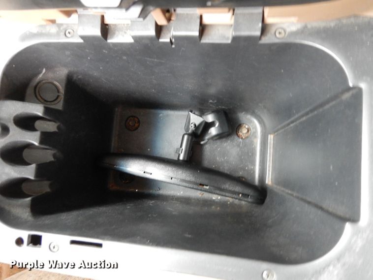 image for item DJ7468 1999 Chevrolet Silverado 1500  Ext. Cab pickup truck