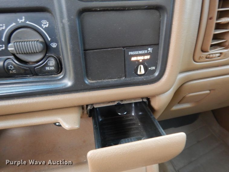 image for item DJ7468 1999 Chevrolet Silverado 1500  Ext. Cab pickup truck