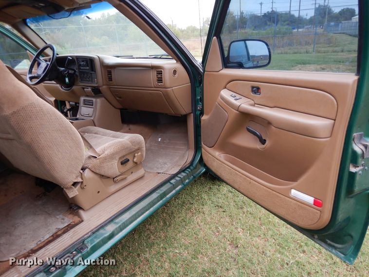 image for item DJ7468 1999 Chevrolet Silverado 1500  Ext. Cab pickup truck