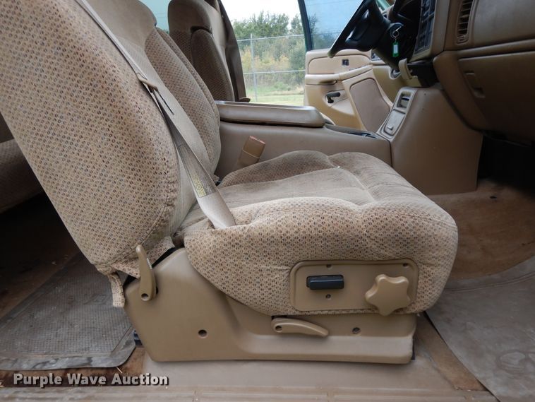 image for item DJ7468 1999 Chevrolet Silverado 1500  Ext. Cab pickup truck