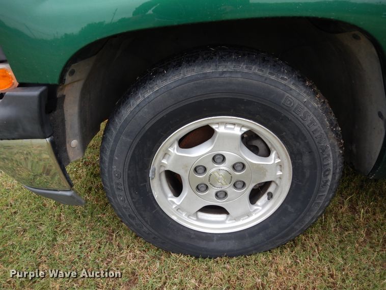 image for item DJ7468 1999 Chevrolet Silverado 1500  Ext. Cab pickup truck