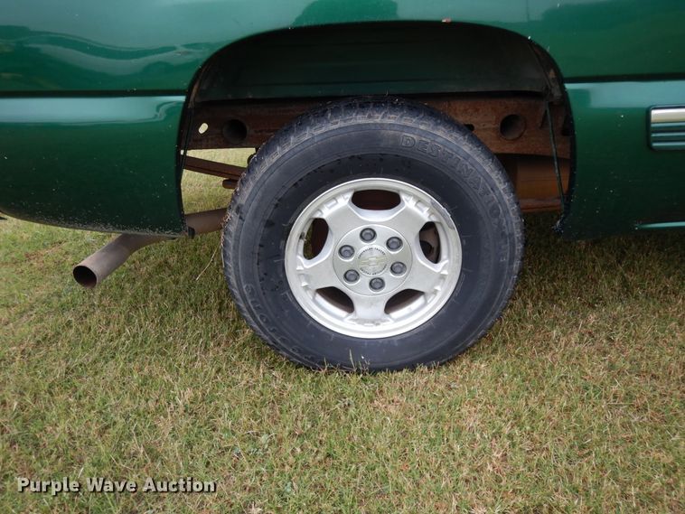 image for item DJ7468 1999 Chevrolet Silverado 1500  Ext. Cab pickup truck