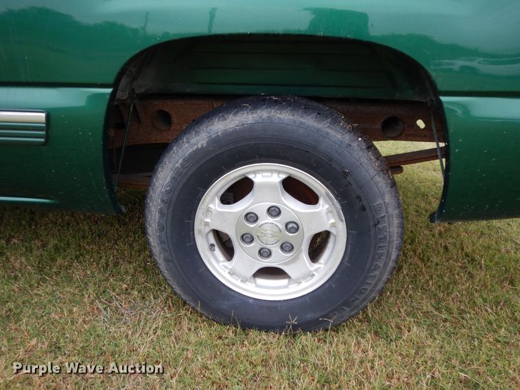 image for item DJ7468 1999 Chevrolet Silverado 1500  Ext. Cab pickup truck