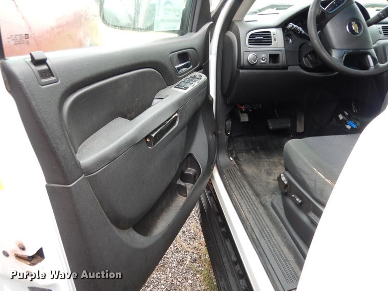 image for item DJ7469 2012 Chevrolet Tahoe Police  SUV