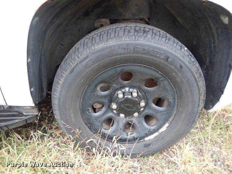 image for item DJ7469 2012 Chevrolet Tahoe Police  SUV