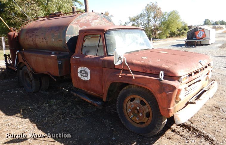 image for item DL0625 1966 Ford CB  oil distributor truck