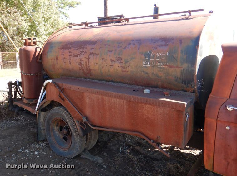 image for item DL0625 1966 Ford CB  oil distributor truck