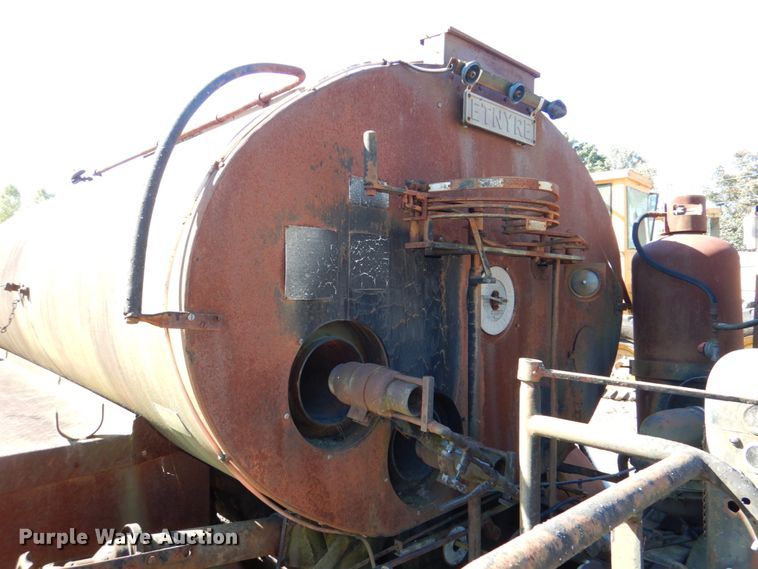 image for item DL0625 1966 Ford CB  oil distributor truck