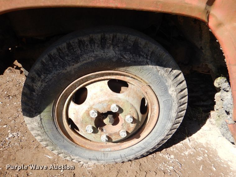 image for item DL0625 1966 Ford CB  oil distributor truck