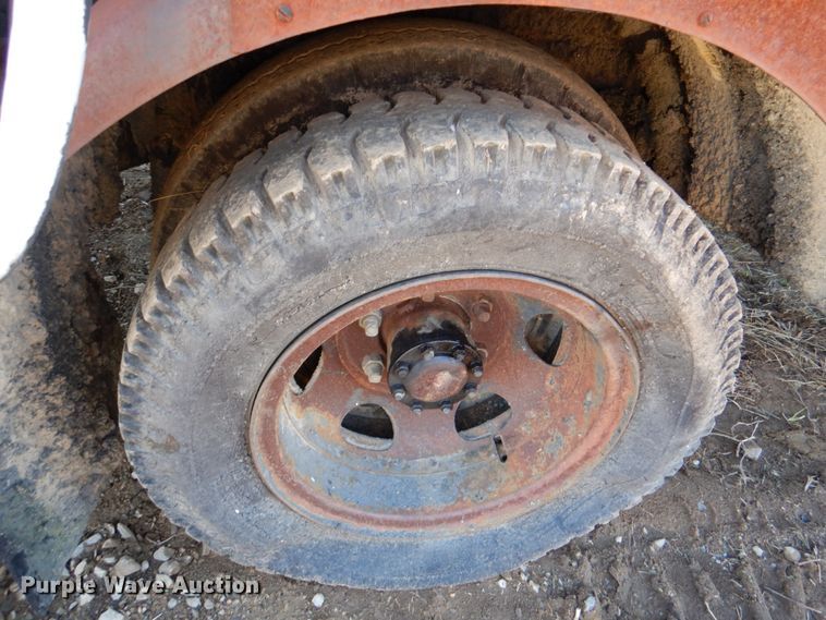 image for item DL0625 1966 Ford CB  oil distributor truck