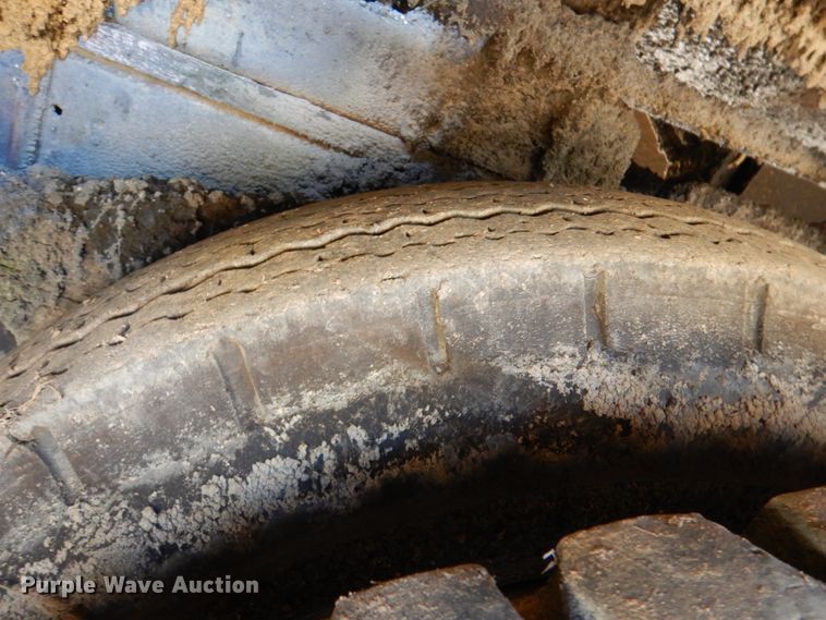 image for item DL0625 1966 Ford CB  oil distributor truck