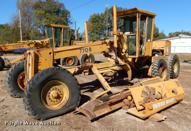 image for item DL0626 John Deere 770B  motor grader