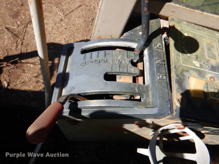 image for item DL0626 John Deere 770B  motor grader