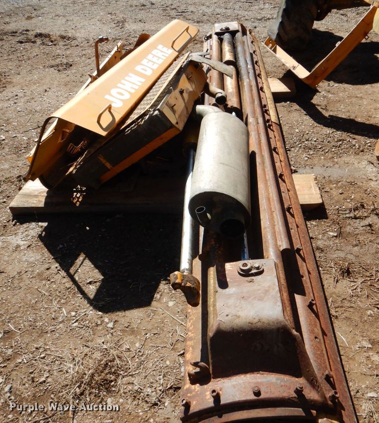 image for item DL0626 John Deere 770B  motor grader