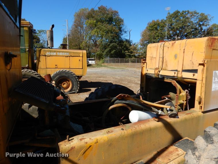 image for item DL0626 John Deere 770B  motor grader