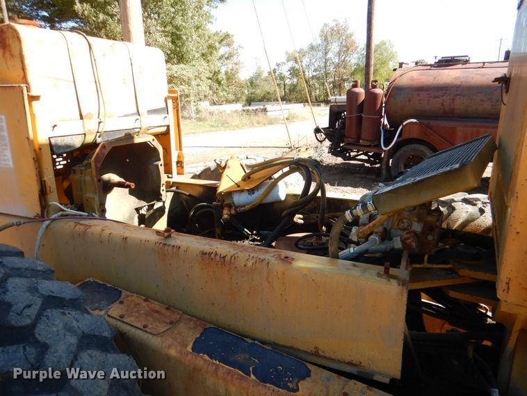 image for item DL0626 John Deere 770B  motor grader