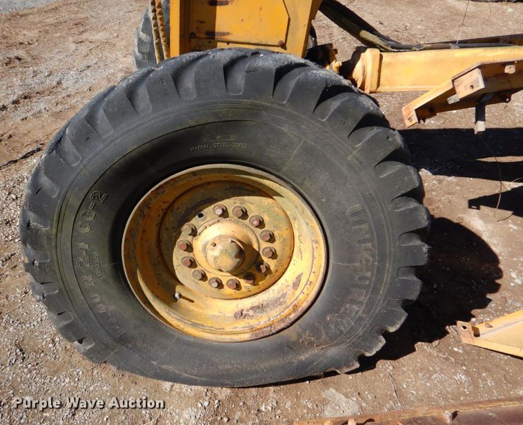 image for item DL0626 John Deere 770B  motor grader