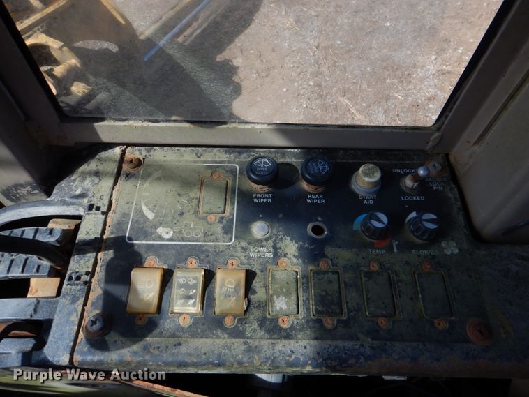 image for item DL0627 1991 John Deere 770BH  motor grader