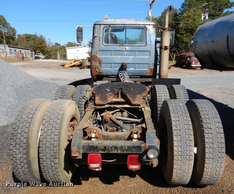 image for item DL0628 1982 Mack Econodyne  semi truck