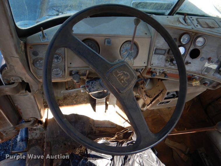 image for item DL0628 1982 Mack Econodyne  semi truck