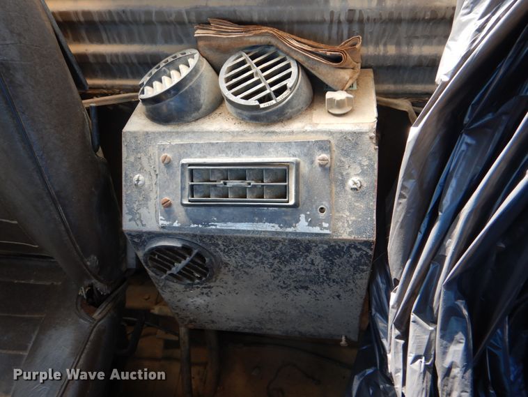 image for item DL0628 1982 Mack Econodyne  semi truck