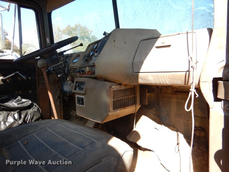 image for item DL0628 1982 Mack Econodyne  semi truck