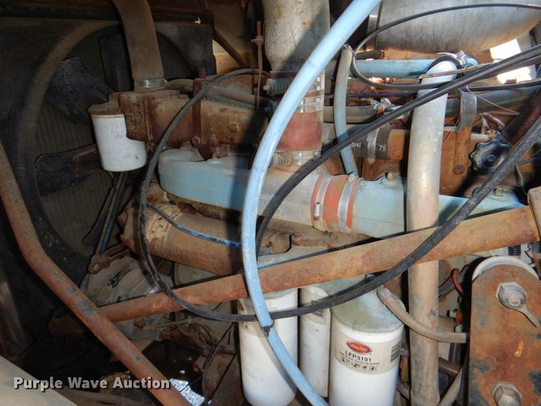 image for item DL0628 1982 Mack Econodyne  semi truck