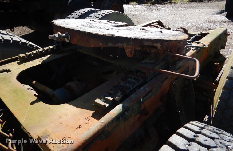 image for item DL0628 1982 Mack Econodyne  semi truck