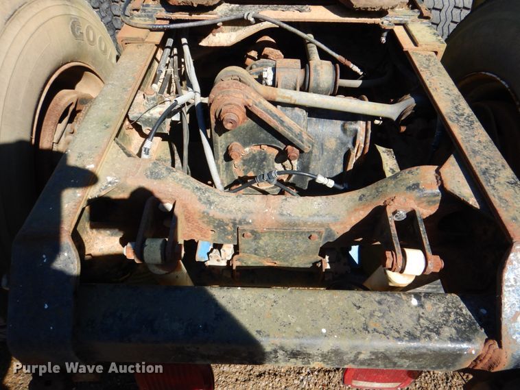 image for item DL0628 1982 Mack Econodyne  semi truck