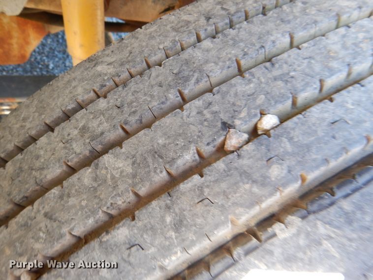 image for item DL0628 1982 Mack Econodyne  semi truck