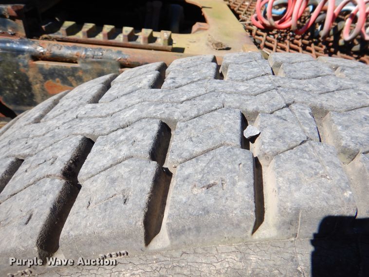 image for item DL0628 1982 Mack Econodyne  semi truck