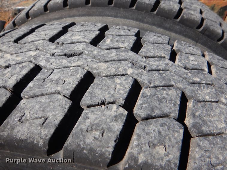 image for item DL0628 1982 Mack Econodyne  semi truck