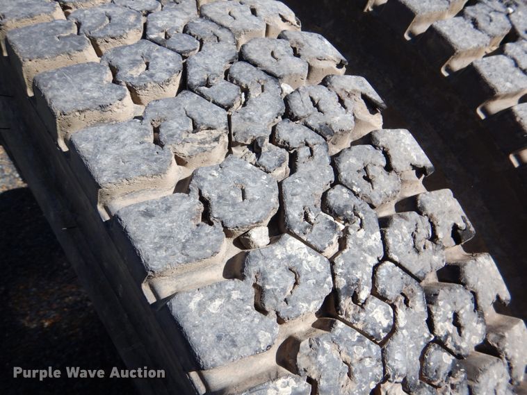 image for item DL0628 1982 Mack Econodyne  semi truck