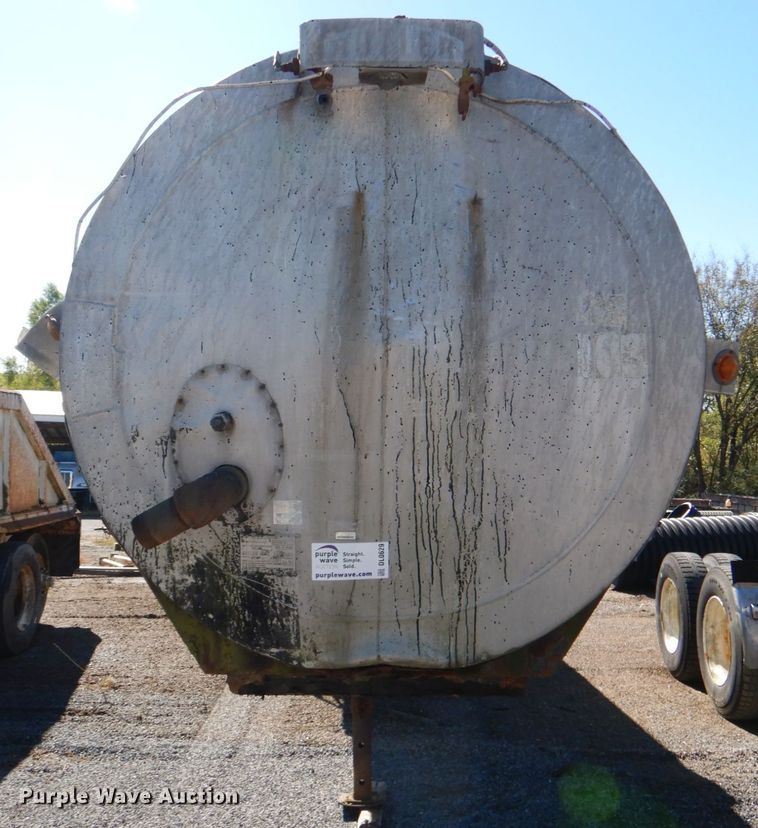 image for item DL0629 1960 Butler MFG  tank trailer