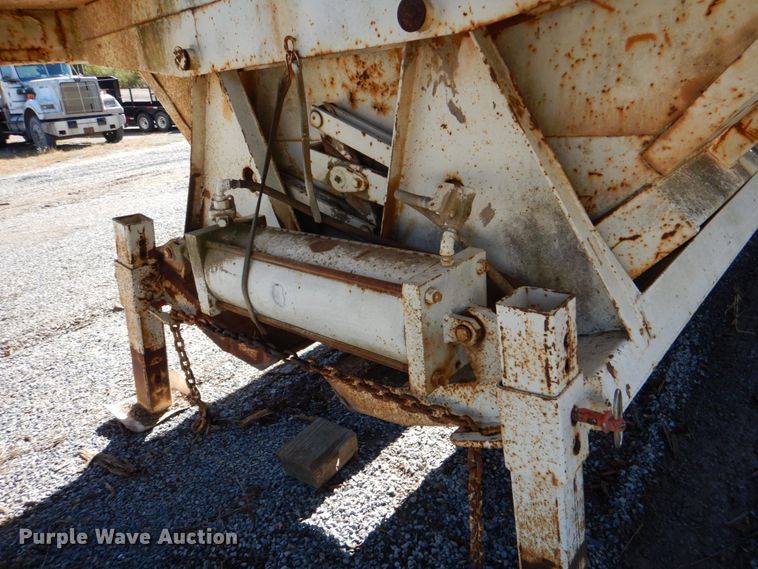 image for item DL0630 1981 Ranch Manufacturing Co  bottom dump trailer