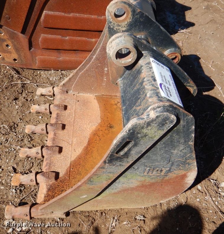 image for item DL0632 Catepillar  34' W excavator bucket