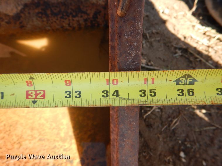 image for item DL0632 Catepillar  34' W excavator bucket