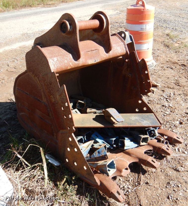 image for item DL0633 39" W excavator bucket